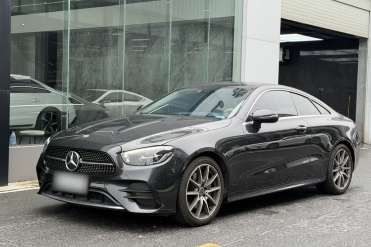 Used Mercedes-Benz E-Class 2023 E 260 Coupe Exterior 5