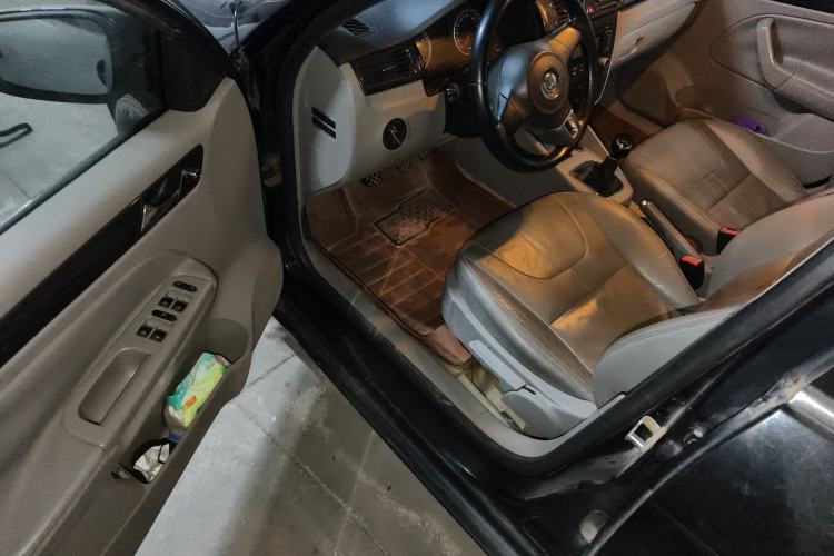 Used Volkswagen Bora 2011 1.6L Manual Comfort Version Driver Seat