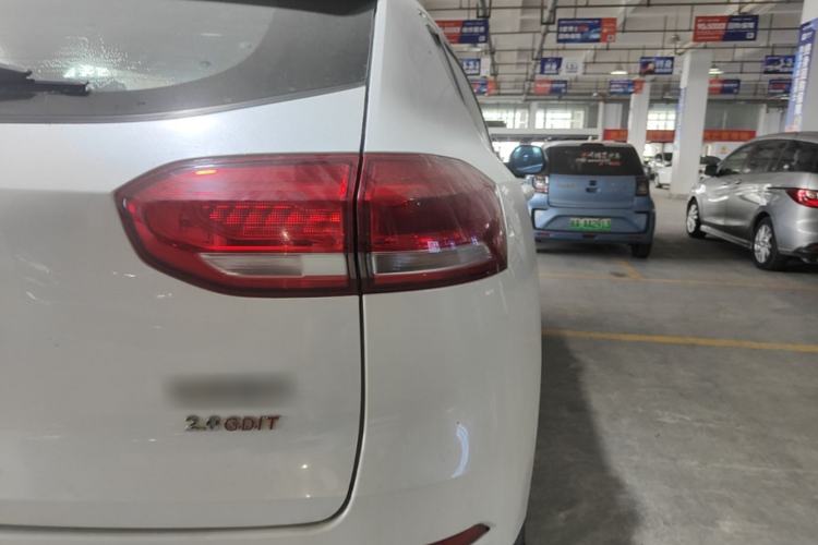 Used Haval H6 2017 Red Label 2.0T Automatic Two-Wheel Drive ZhiShang Model Right Rear Taillight