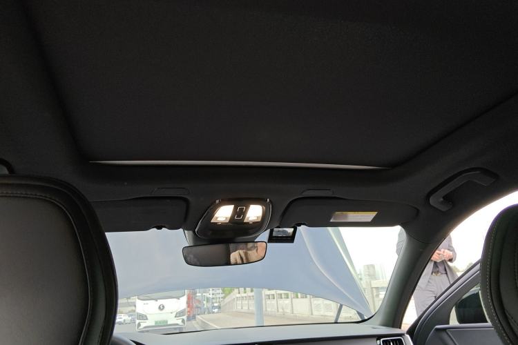 Used Volvo XC60 New Energy 2025 Plug-in Hybrid Long-Range All-Wheel Drive Zhiyuan Extreme Night Black Edition Headliner