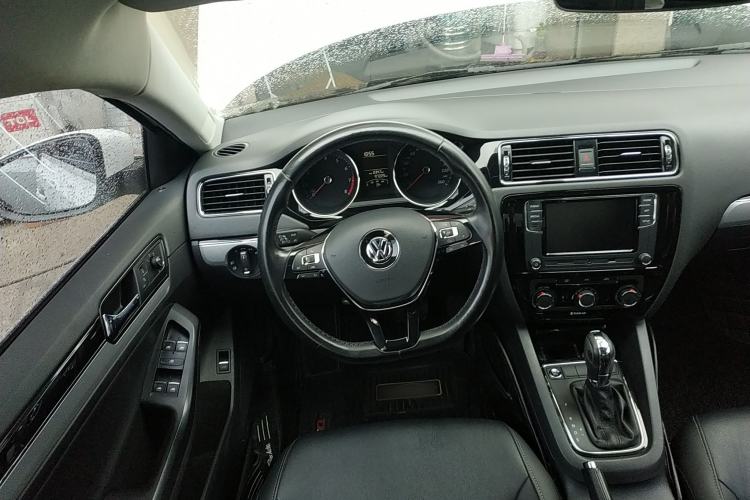 Used Volkswagen Sagitar 2018 1.6L Automatic Comfort Model Steering Wheel