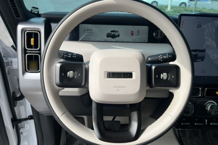 Used iCAR V23 2025 501 Four-Wheel Drive Intelligent Driving Version Interior 2