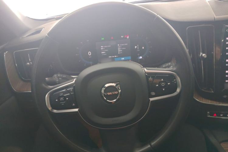 Used Volvo XC60 2022 B5 4x4 Smart Luxury Edition