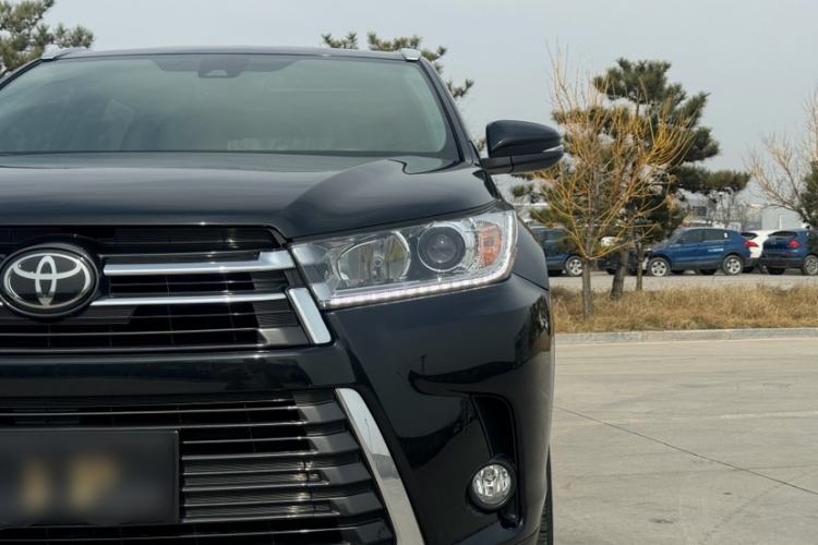 Used Toyota Highlander 2018 2.0T Four-Wheel Drive Prestige Version 7 Seats China VI Standard
