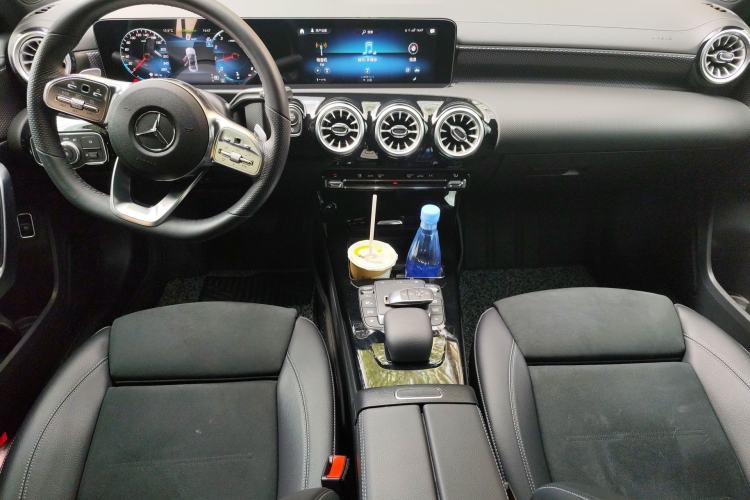 Used Mercedes-Benz A-Class 2022 Revised Version A 200 L Sport Sedan Fashionable Style Center Console