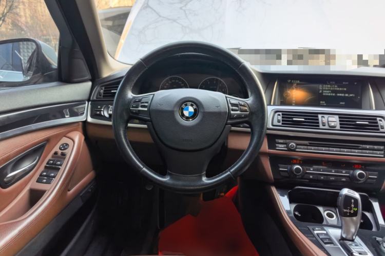 Used BMW 5 Series 2014 520Li Elegant Model
