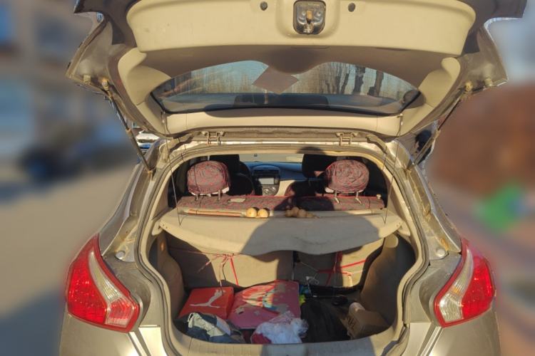 Used Nissan Tiida 2011 1.6L Manual Comfort Edition
