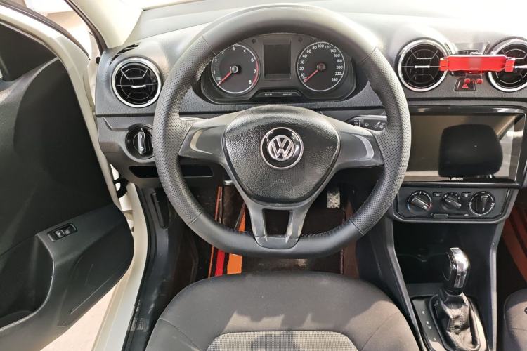 Used Volkswagen Jetta 2017 1.5L Automatic Fashion Model Steering Wheel