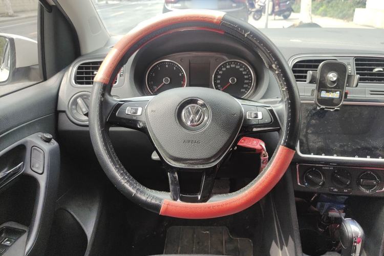 Used Volkswagen Polo 2016 1.6L Automatic Comfort Model
