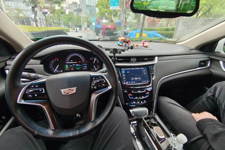 Used Cadillac XTS 2018 28T Tech Edition Center Console