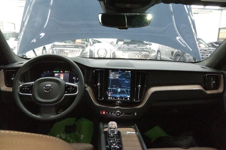 Used Volvo XC60 2024 B5 4x4 Smart Luxury Edition