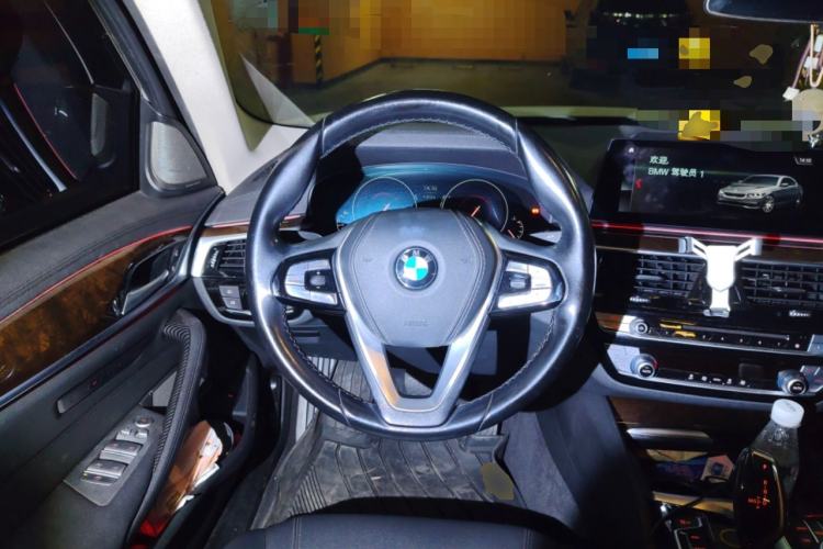 Used BMW 5 Series 2019 525Li Luxury Package Steering Wheel