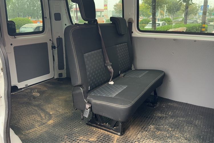 Used SAIC MAXUS Xintu V80 2024 Aoyuntong 6MT Short-Wheelbase Mid-Roof Model 147 Ps 5/6 Seats