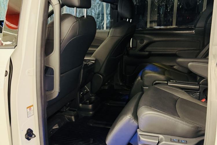 Used Toyota Sienna 2021 2.5L Hybrid Platinum Edition