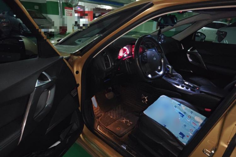 Used DS 5 2014 1.6T Elegant Version THP160 Driver Seat