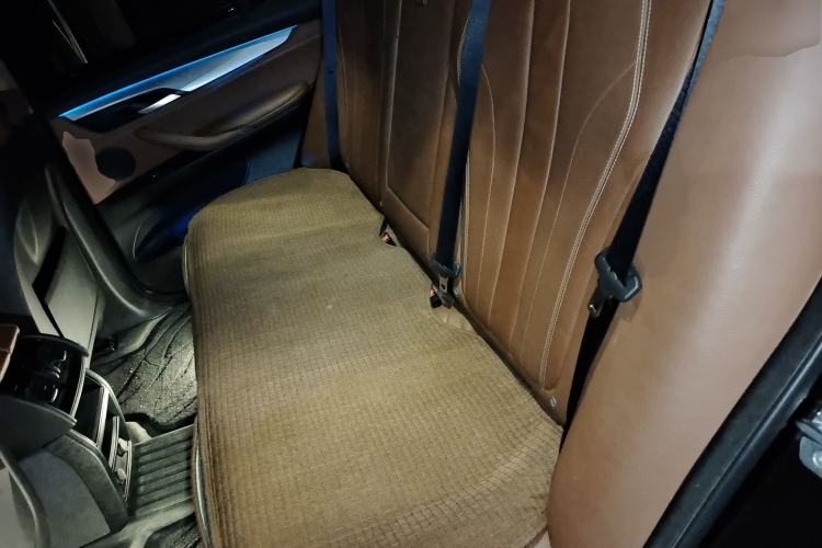 Used BMW X5  Interior 4