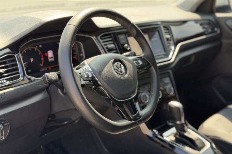 Used Volkswagen T-ROC 2020 280TSI DSG Two-Wheel Drive Comfort Version Interior 2