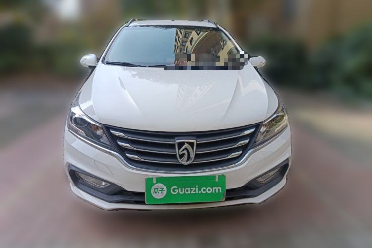 Used Baojun 310W 2017 1.5L Manual Fashion Model China V
