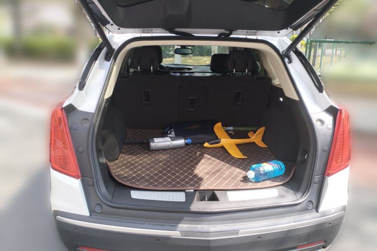 Used Cadillac XT5 2018 28T Four-Wheel Drive Luxury Model Trunk