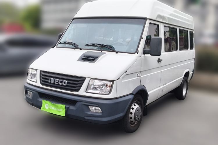 Used Iveco Daily 2022 2.5T A37 M1 Passenger Van 5-9 Seats Long Wheelbase Mid-Roof Design Dual Tires Manual Doors
