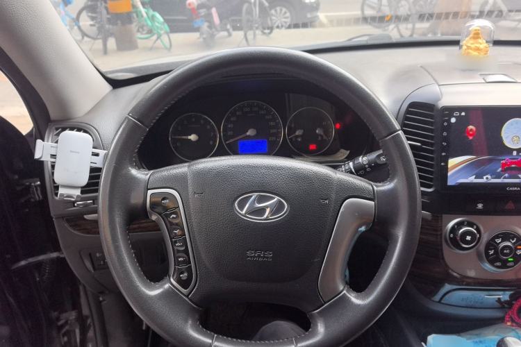 Used Hyundai Santa Fe Classic 2011 2.4 Comfort Edition 7-Seater Two-Wheel Drive