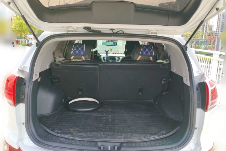 Used Kia Sportage R 2015 2.0L Automatic Two-Wheel Drive GLS Trunk