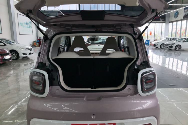 Used Bestune Pony 2026 222km Colorful Horse Trunk