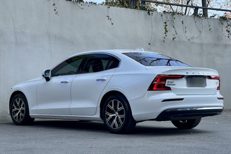 Used Volvo S60 2024 B4 Zhiyi Luxury Edition
