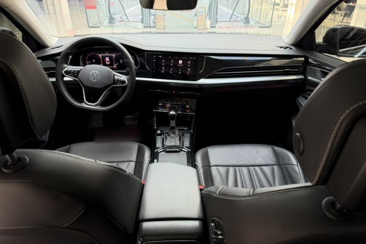 Used Volkswagen Passat 2022 330TSI Starry Luxury Edition – Exclusive Special Edition
