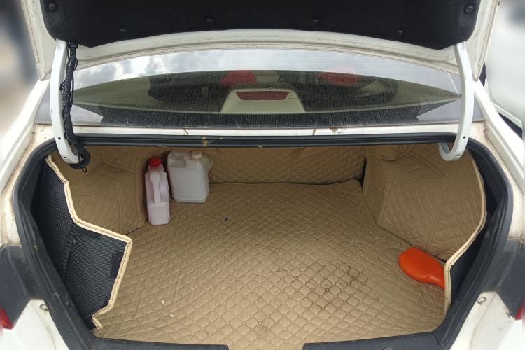 Used Roewe 350 2013 350S 1.5L Manual Xunchi Edition Trunk