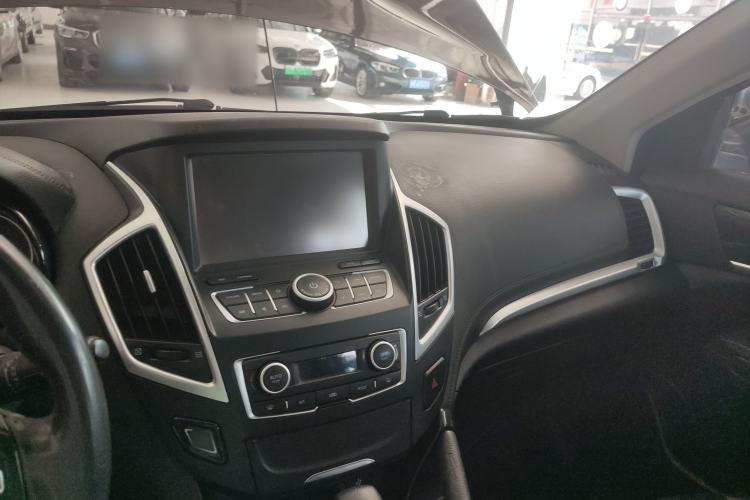 Used Dongfeng Aeolus AX7 2016 2.0L Automatic Zhiyi Trim