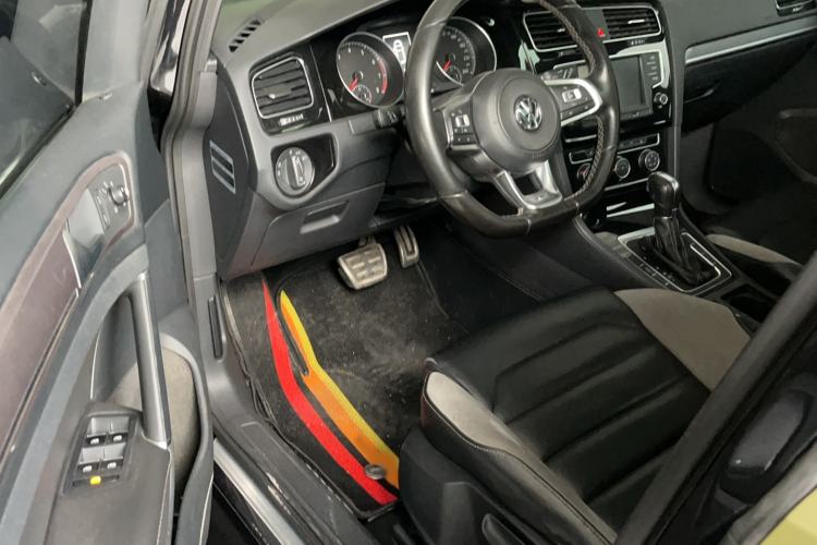 Used Volkswagen Golf 2017 280TSI Automatic R-Line Million-Vehicle Commemorative Edition