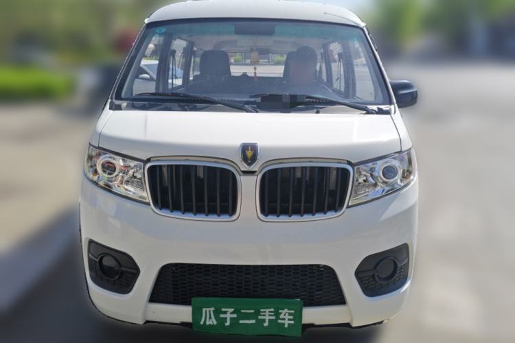 Used Jinbei Hiace X30 2023 1.5L Super-Comfortable Passenger Van 5/6/7-Seater Non-Air-Conditioned Version Model SWC15M
