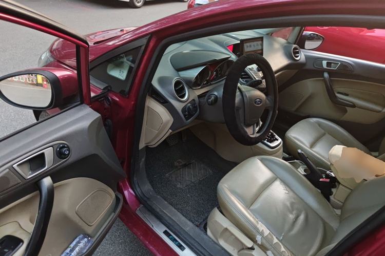 Used Ford Fiesta 2011 Hatchback 1.5L Automatic Fashion Edition
