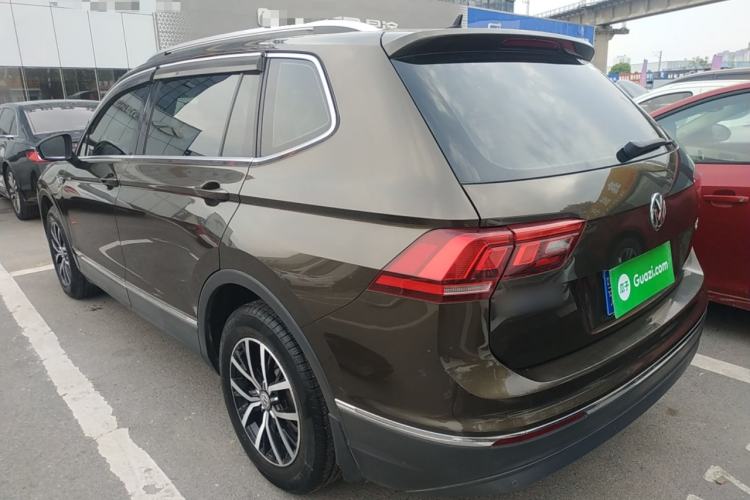 Used Volkswagen Tiguan L 2017 330TSI Automatic Two-Wheel Drive Luxury Edition Rear Left 45 Deg