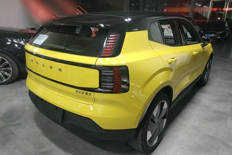 Used Volvo EX30 2025 Rear-Drive Long-Range Version Ultra
