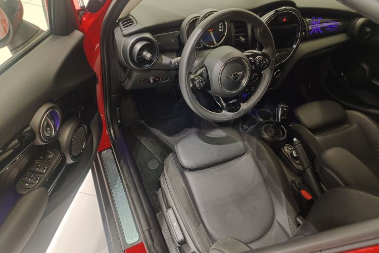 Used MINI MINI 2018 1.5T COOPER Artist Five-Door Edition
