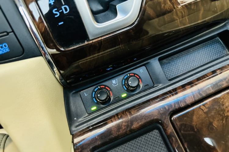 Used Toyota Alphard 2021 Dual-Engine 2.5L Luxury Edition