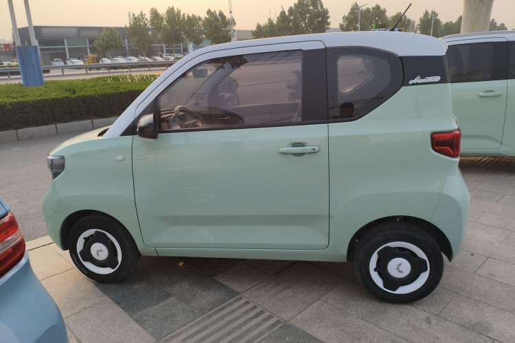 Used Wuling Hongguang MINIEV 2022 Macaron Premium Model – Lithium Iron Phosphate