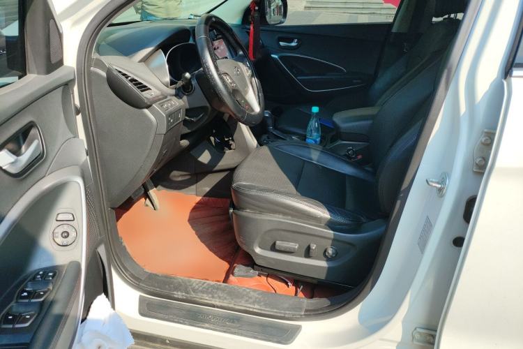 Used Hyundai Santa Fe 2013 Revised Version 2.4L Automatic All-Wheel Drive Smart Type
