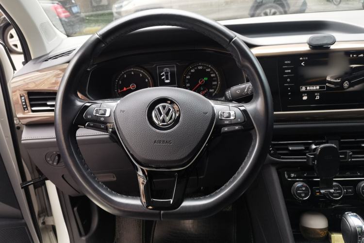 Used Volkswagen Tharu 2020 280TSI Two-Wheel Drive Luxury Edition China VI Standard