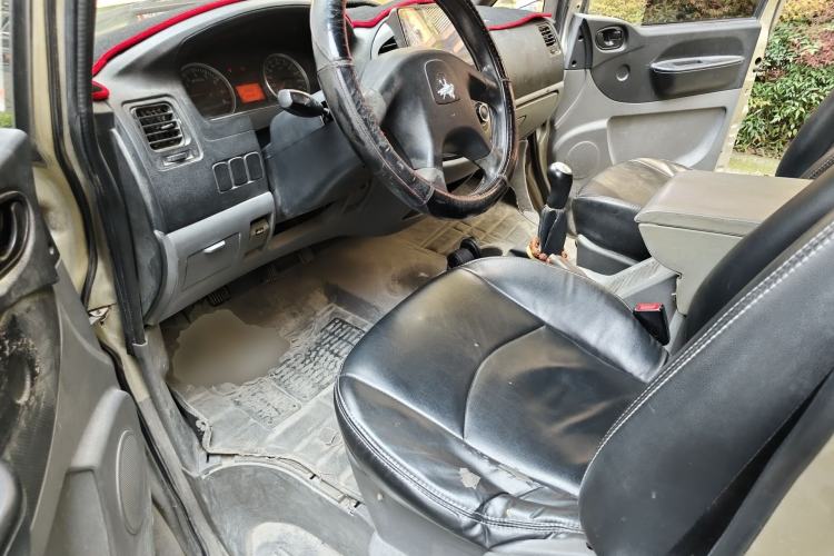 Used FORTHING Lingzhi 2014 M3 1.6L 7-Seater Comfort Model
