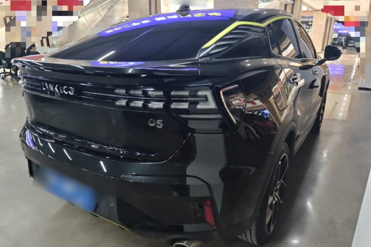 Used Lynk & Co 05 2020 2.0TD Two-Wheel Drive Shine Halo Rear Right 45 Deg