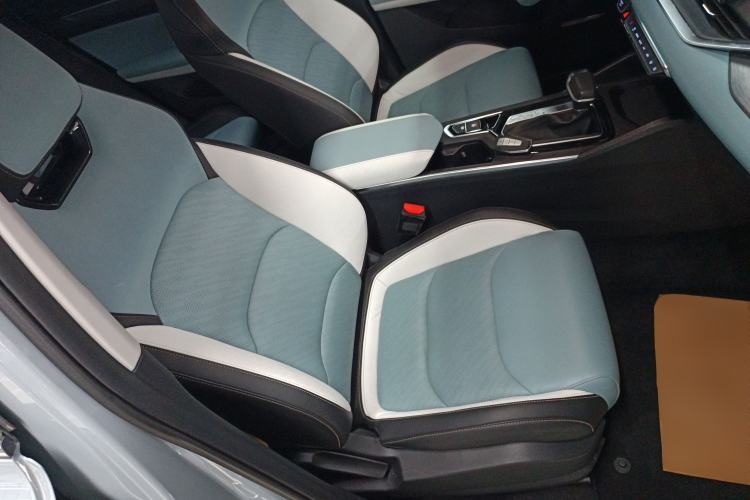 Used Geely Auto Emgrand S 2022 1.4T CVT Crossover Player Edition Right Front Seat