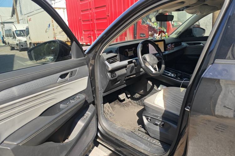 Used Volkswagen Tavendor 2023 380TSI Four-Wheel Drive R-Line First Edition