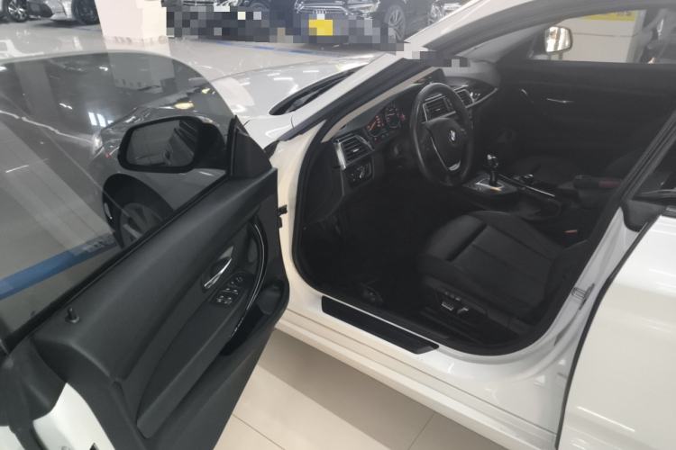 Used BMW 3 Series GT 2018 320i Sport Edition
