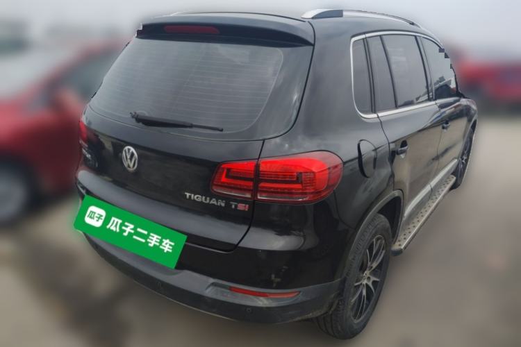 Used Volkswagen Tiguan 2015 1.8TSI Automatic Two-Wheel Drive Luxury Model Rear Right 45 Deg