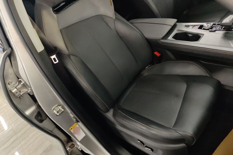 Used CHANGAN OSHAN Z6 2023 Blue Whale 1.5T DCT Smart Edition Right Front Seat