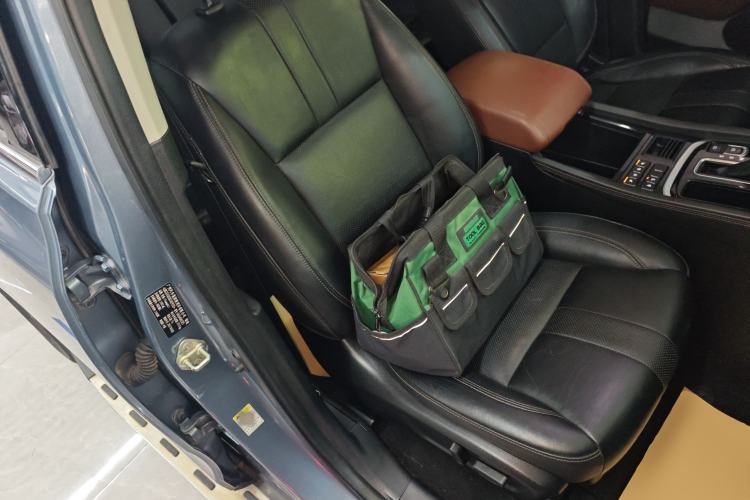 Used GAC Trumpchi GS8 2017 320T Two-Wheel Drive Luxury Smart Connectivity Version (7 Seats)