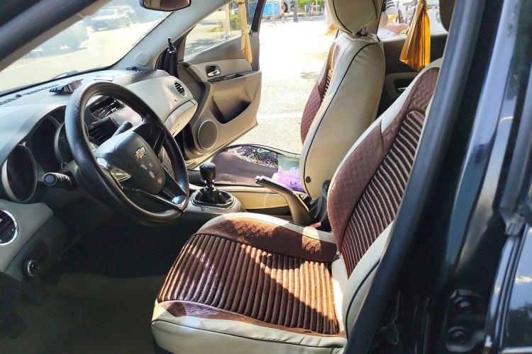 Used Chevrolet Cruze 2011 1.6L SE MT Transformers Edition
